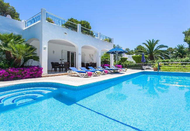 Villa in Cala d'Or - Villa Caram with Private Pool