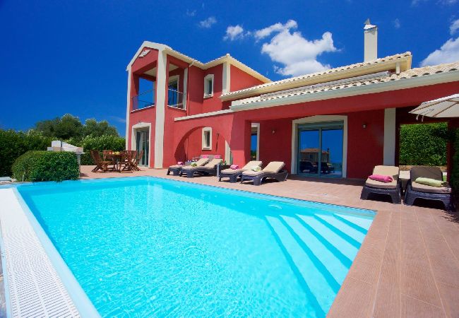 Villa in Trapezaki - Trapezaki Queen Villa with Private Pool