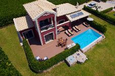 Villa in Trapezaki - Trapezaki Queen Villa with Private Pool