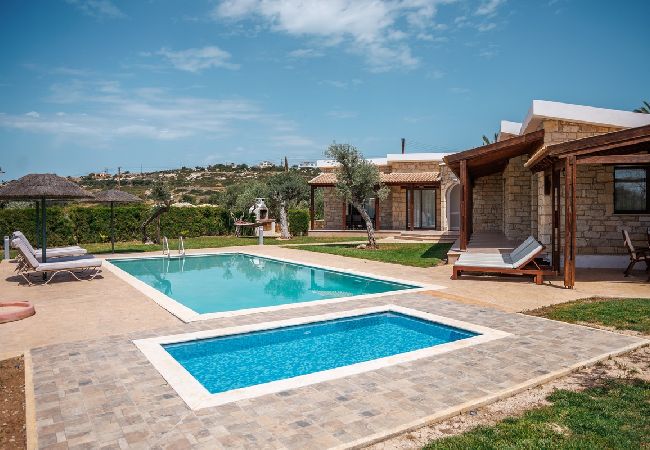 Villa in Coral Bay - Villa Laguna with Private Pool