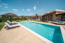 Villa in Coral Bay - Villa Laguna with Private Pool