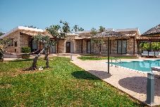Villa in Coral Bay - Villa Laguna with Private Pool