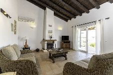 Villa in Guia - Monte Juntos with Private Pool