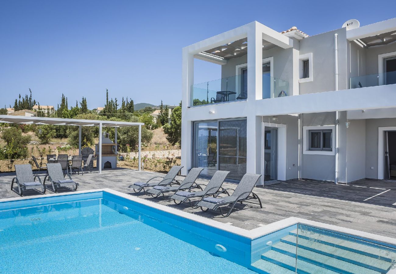 Villa in Trapezaki - Villa Paige with Private Pool