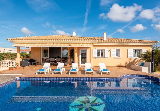 Villa in Punta Prima - Villa Dori with Private Pool