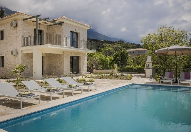 Villa in Lourdas - Villa Perivoli with Private Pool