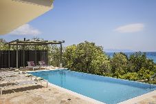 Villa in Lourdas - Villa Lithos with Private Pool
