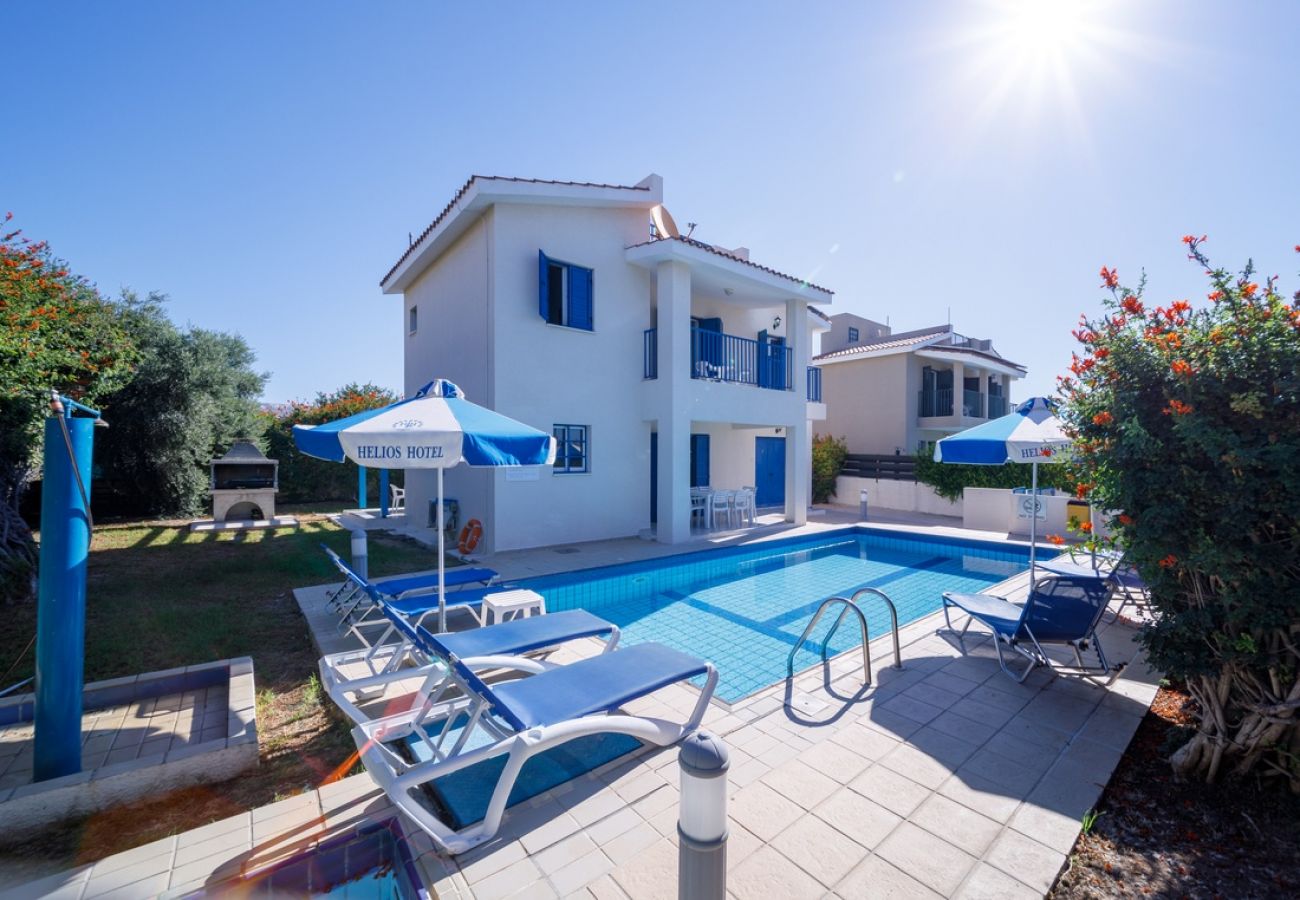 Villa in Coral Bay - Villa Thalia with Private Pool