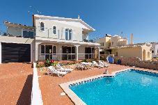 Villa in Guia - Villa Quinta do Jolu with Private Pool