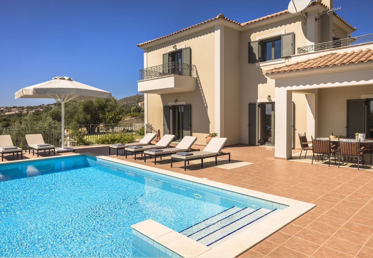 Villa in Trapezaki - Villa Georgia with Private Pool