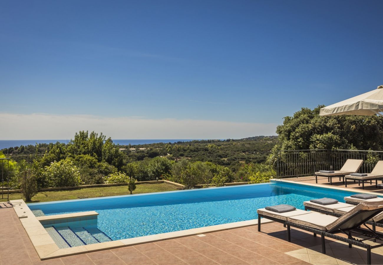 Villa in Trapezaki - Villa Mylos with Private Pool