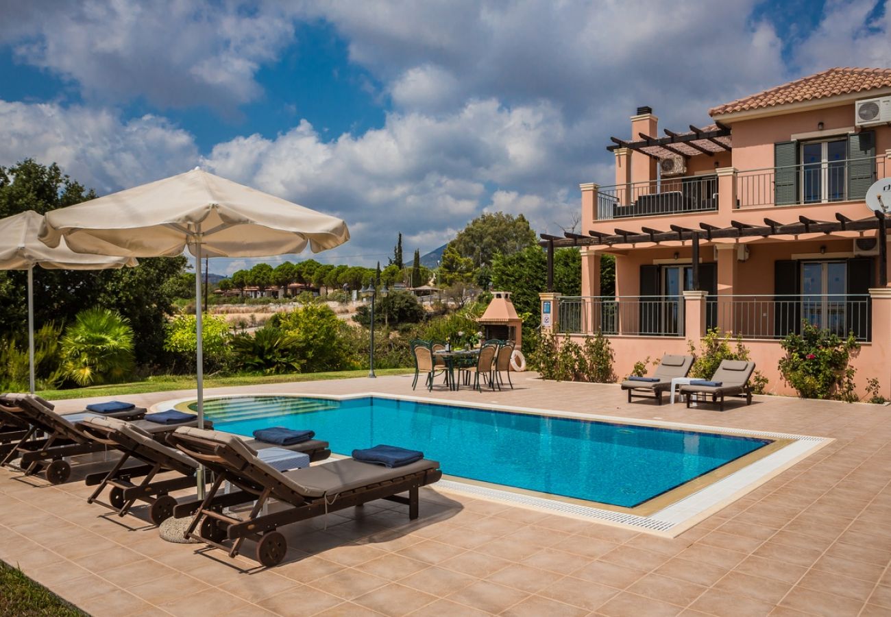 Villa in Trapezaki - Athina Rose with Private Pool