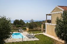 Villa in Trapezaki - Villa Karavias with Private Pool