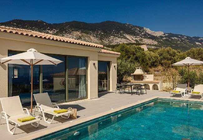 Villa in Trapezaki - Villa Boreas with Private Pool