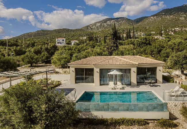 Villa in Trapezaki - Villa Sciron with Private Pool