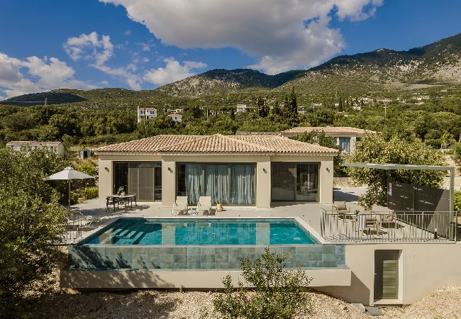 Villa in Trapezaki - Villa Zephyrus with Private Pool