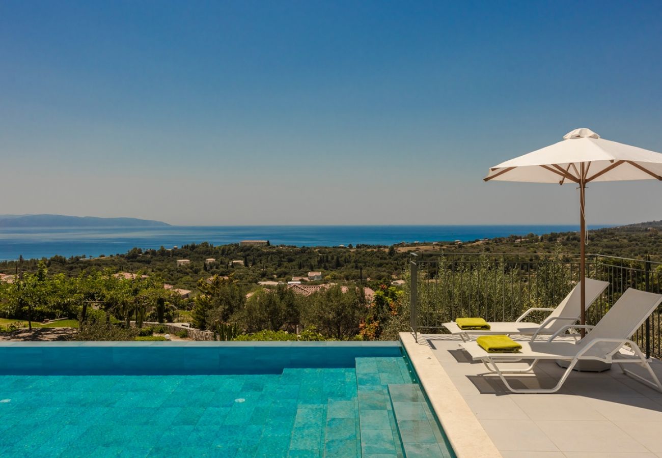 Villa in Trapezaki - Villa Zephyrus with Private Pool
