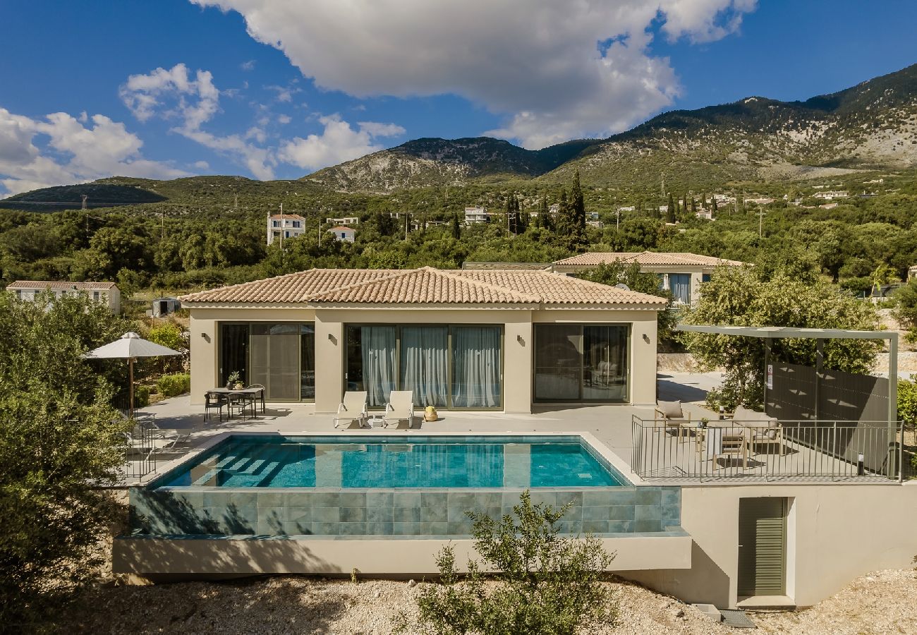 Villa in Trapezaki - Villa Zephyrus with Private Pool