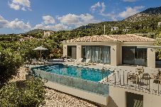 Villa in Trapezaki - Villa Zephyrus with Private Pool