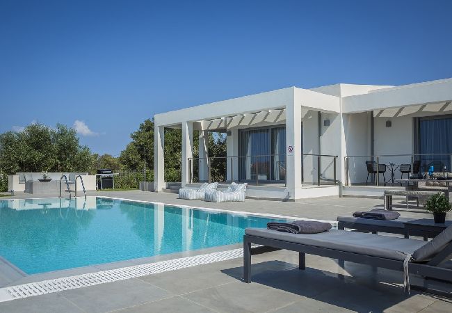 Villa in Svoronata - Villa Romeo with Private Pool
