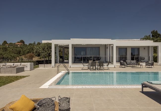 Villa in Svoronata - Villa Romeo with Private Pool