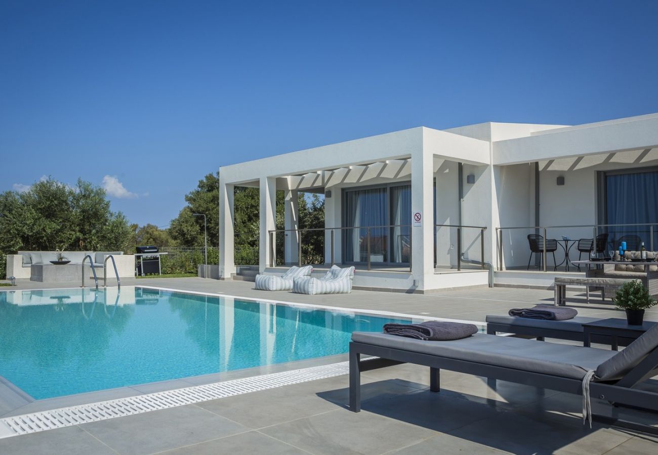 Villa in Svoronata - Villa Romeo with Private Pool