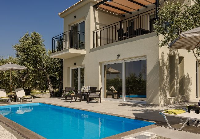 Villa in Trapezaki - Olive Grove Villa with Private Pool