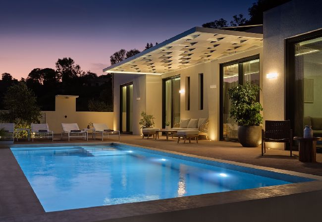 Villa in Kalamaki - Villa Zeta with Private Pool