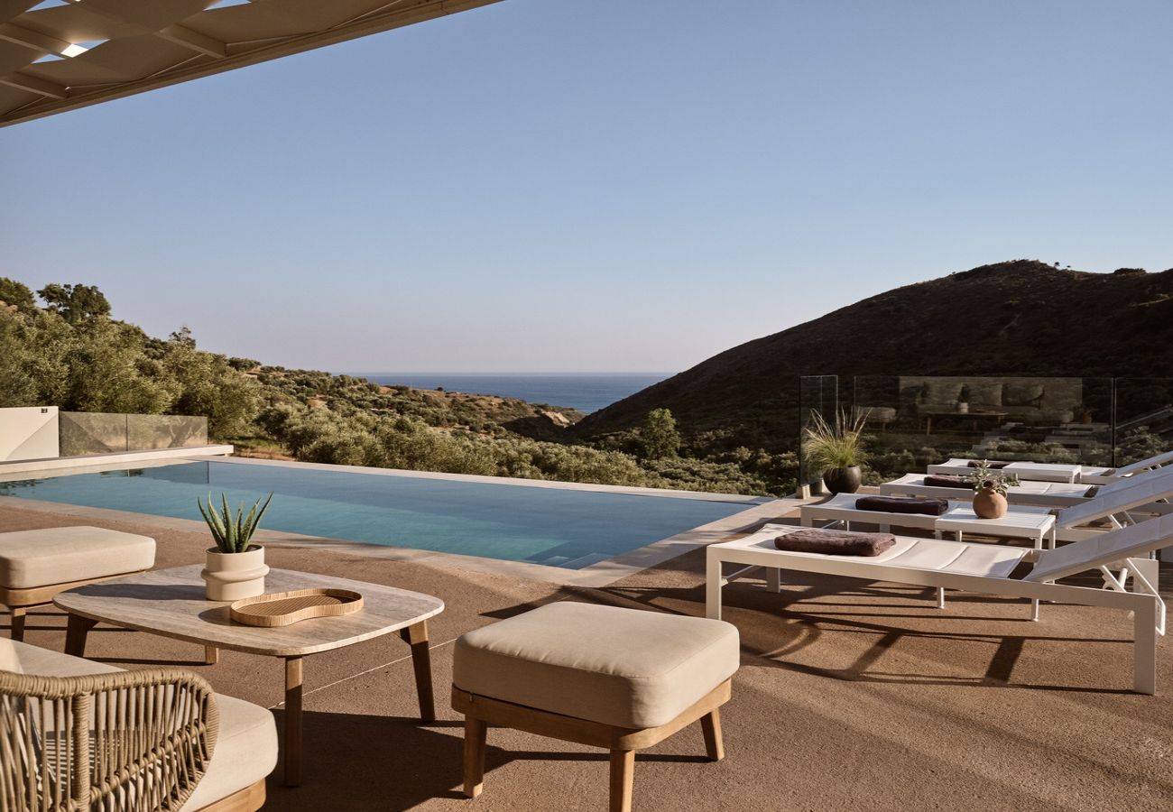 Villa in Kalamaki - Villa Theta with Private Pool