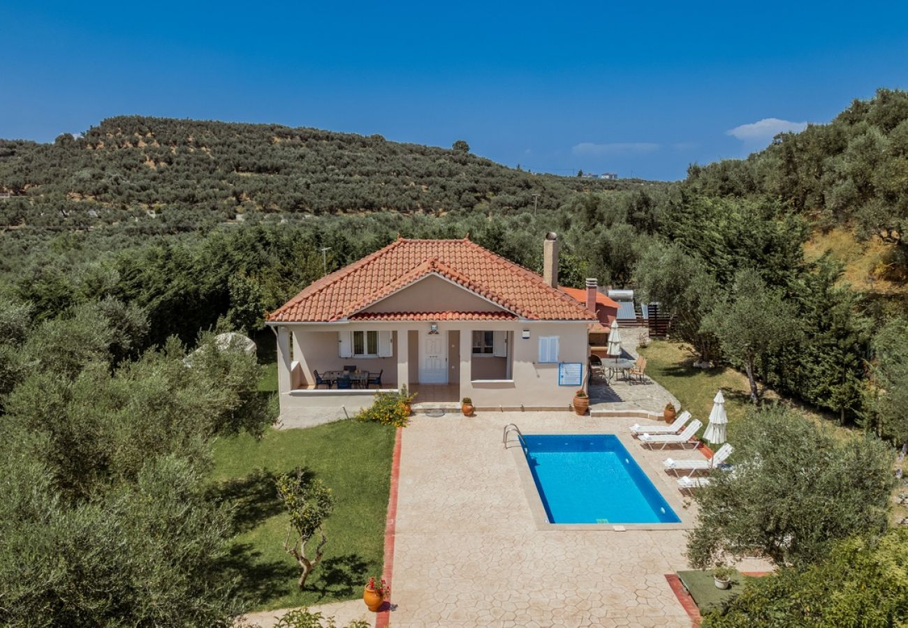 Villa in Tsilivi - Villa Planos with Private Pool