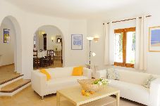 Villa in Cala d'Or - Villa Capricorn with Private Pool