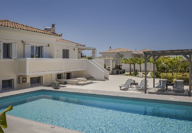 Villa in Svoronata - Ai Helis Beach House with Private Pool