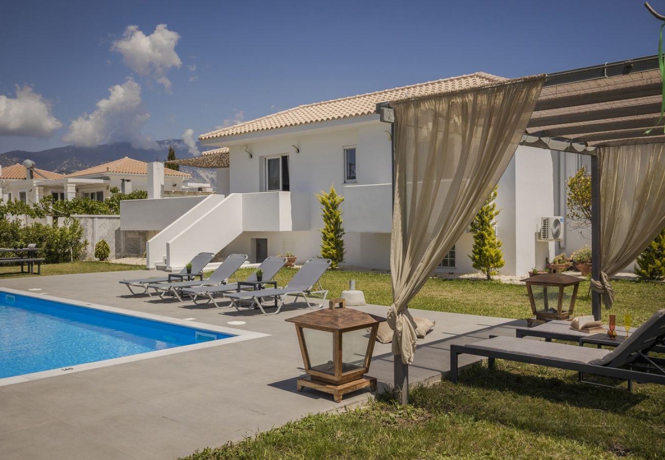 Villa in Svoronata - Ai Helis Summer House with Private Pool